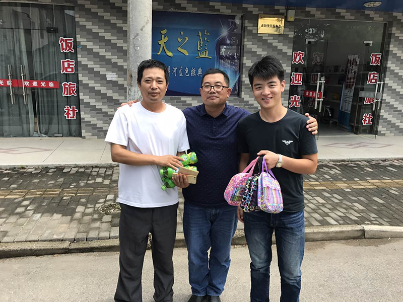 防暑降溫送清涼，高溫慰問(wèn)潤(rùn)人心——宏嘉公司開展高溫慰問(wèn)活動(dòng)