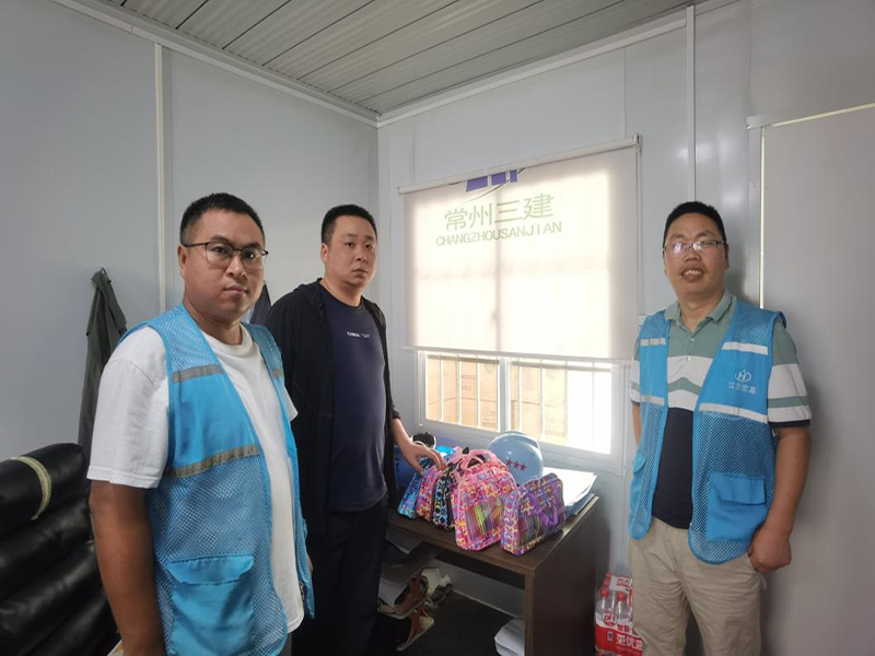 高溫慰問(wèn)送清涼，真情關(guān)懷暖人心-江蘇宏嘉工程項(xiàng)目管理有限公司開(kāi)展夏季現(xiàn)場(chǎng)高溫慰問(wèn)活動(dòng)